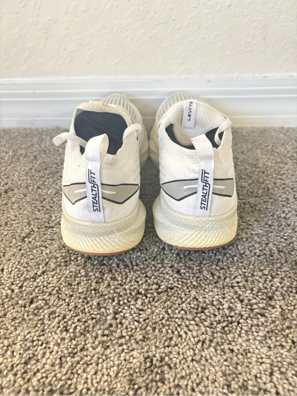 Brooks Levitate 6 Size 6 - Picture 5 of 13
